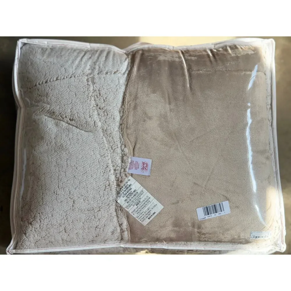 NEW! North Pole Trading Co. Reversible Faux Mink & Sherpa Comforter Twin
